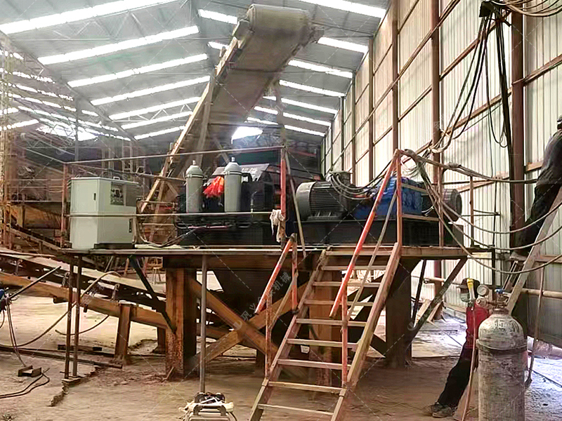 石頭碎成砂子能不能用？液壓對輥制砂機(jī)制砂效果怎么樣？